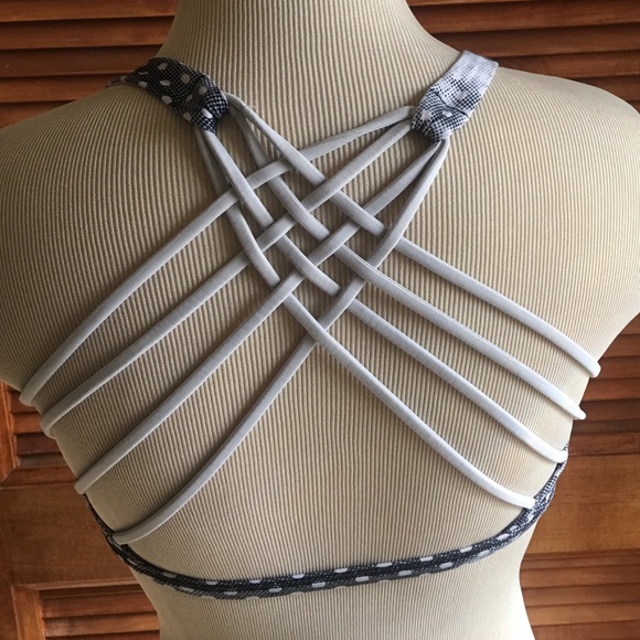 ❤️FINAL❤️Lululemon sports bra, navy &white dots - Picture 2 of 6